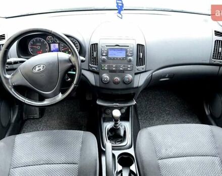 Черный Хендай i30, объемом двигателя 1.4 л и пробегом 145 тыс. км за 5999 $, фото 6 на Automoto.ua