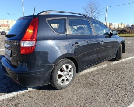 Черный Хендай i30, объемом двигателя 1.4 л и пробегом 237 тыс. км за 5600 $, фото 7 на Automoto.ua