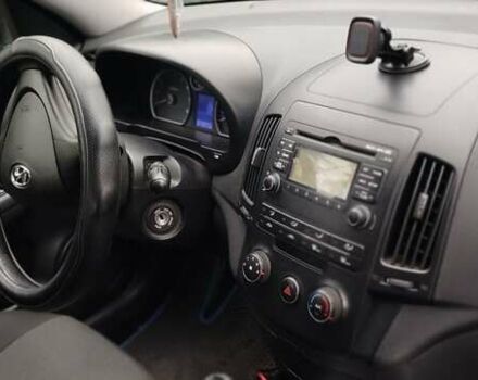 Черный Хендай i30, объемом двигателя 1.4 л и пробегом 216 тыс. км за 5650 $, фото 3 на Automoto.ua