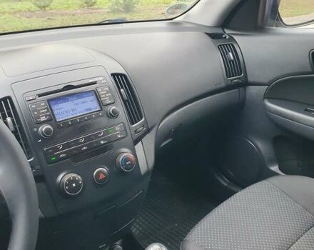 Чорний Хендай i30, об'ємом двигуна 1.4 л та пробігом 149 тис. км за 6100 $, фото 28 на Automoto.ua