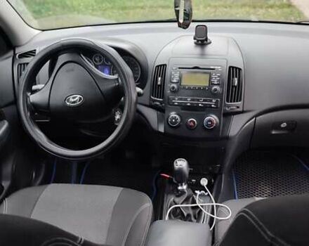 Черный Хендай i30, объемом двигателя 1.4 л и пробегом 216 тыс. км за 5650 $, фото 1 на Automoto.ua