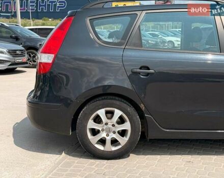 Черный Хендай i30, объемом двигателя 1.4 л и пробегом 223 тыс. км за 5300 $, фото 4 на Automoto.ua