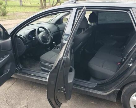 Чорний Хендай i30, об'ємом двигуна 1.4 л та пробігом 149 тис. км за 6100 $, фото 18 на Automoto.ua