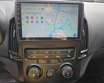 Черный Хендай i30, объемом двигателя 1.4 л и пробегом 157 тыс. км за 6700 $, фото 22 на Automoto.ua