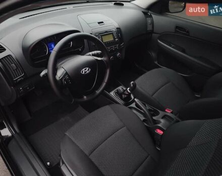 Черный Хендай i30, объемом двигателя 1.59 л и пробегом 72 тыс. км за 8500 $, фото 9 на Automoto.ua