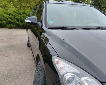 Черный Хендай i30, объемом двигателя 1.4 л и пробегом 137 тыс. км за 7500 $, фото 5 на Automoto.ua