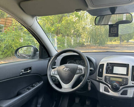 Черный Хендай i30, объемом двигателя 1.58 л и пробегом 241 тыс. км за 6999 $, фото 9 на Automoto.ua