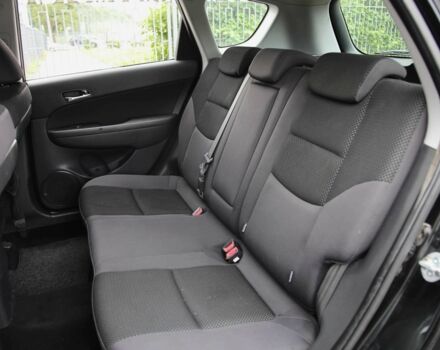 Чорний Хендай i30, об'ємом двигуна 1.6 л та пробігом 177 тис. км за 8300 $, фото 7 на Automoto.ua