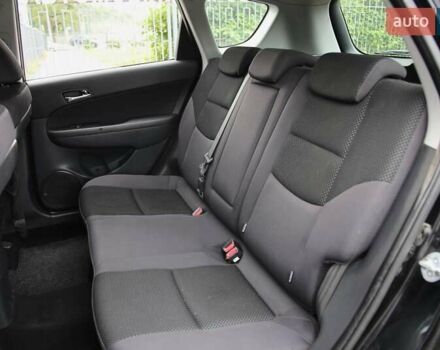 Чорний Хендай i30, об'ємом двигуна 1.59 л та пробігом 177 тис. км за 8300 $, фото 7 на Automoto.ua