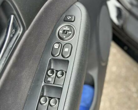 Черный Хендай i30, объемом двигателя 1.4 л и пробегом 137 тыс. км за 7500 $, фото 33 на Automoto.ua