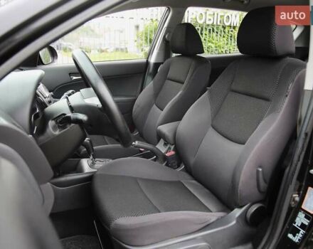 Чорний Хендай i30, об'ємом двигуна 1.59 л та пробігом 177 тис. км за 8300 $, фото 6 на Automoto.ua