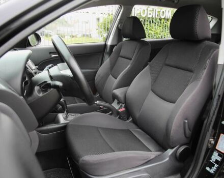 Чорний Хендай i30, об'ємом двигуна 1.6 л та пробігом 177 тис. км за 8300 $, фото 6 на Automoto.ua
