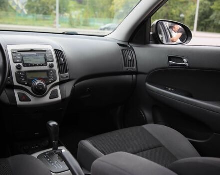 Чорний Хендай i30, об'ємом двигуна 1.6 л та пробігом 177 тис. км за 8100 $, фото 12 на Automoto.ua