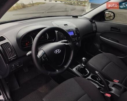 Черный Хендай i30, объемом двигателя 1.59 л и пробегом 72 тыс. км за 8500 $, фото 37 на Automoto.ua
