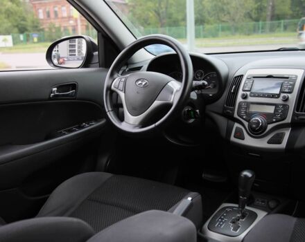 Чорний Хендай i30, об'ємом двигуна 1.6 л та пробігом 177 тис. км за 8100 $, фото 10 на Automoto.ua