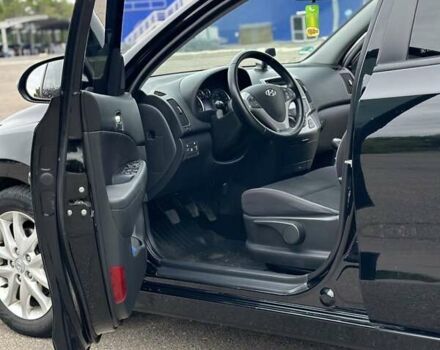 Черный Хендай i30, объемом двигателя 1.4 л и пробегом 137 тыс. км за 7500 $, фото 36 на Automoto.ua