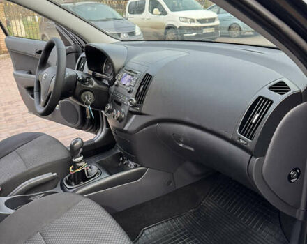 Черный Хендай i30, объемом двигателя 1.4 л и пробегом 210 тыс. км за 6750 $, фото 37 на Automoto.ua