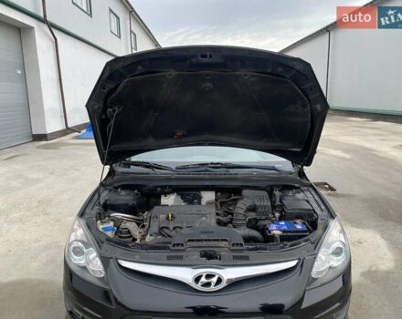 Хендай i30 2012 в Виннице на Automoto.ua Черный Хендай i30, объемом двигателя 1.4 л и пробегом 275 тыс. км за 6100 $, фото 44 на Automoto.ua