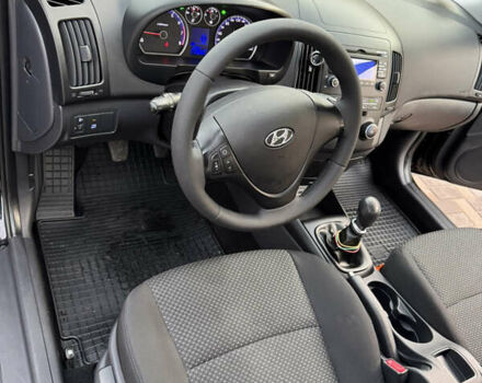 Черный Хендай i30, объемом двигателя 1.4 л и пробегом 210 тыс. км за 6750 $, фото 30 на Automoto.ua
