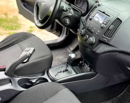 Чорний Хендай i30, об'ємом двигуна 1.6 л та пробігом 209 тис. км за 7300 $, фото 6 на Automoto.ua
