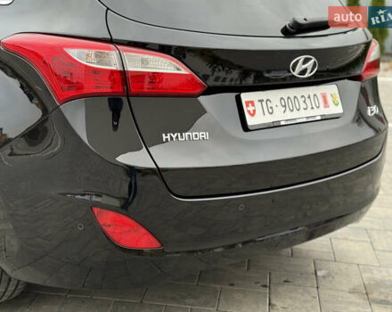 Чорний Хендай i30, об'ємом двигуна 1.6 л та пробігом 202 тис. км за 12500 $, фото 8 на Automoto.ua
