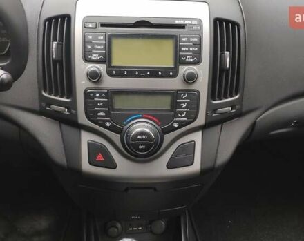 Черный Хендай i30, объемом двигателя 1.4 л и пробегом 275 тыс. км за 6000 $, фото 51 на Automoto.ua