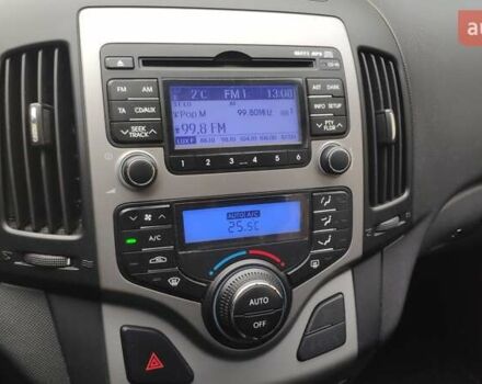 Черный Хендай i30, объемом двигателя 1.4 л и пробегом 275 тыс. км за 6000 $, фото 57 на Automoto.ua