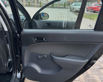 Черный Хендай i30, объемом двигателя 1.4 л и пробегом 210 тыс. км за 6750 $, фото 27 на Automoto.ua