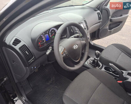 Чорний Хендай i30, об'ємом двигуна 1.4 л та пробігом 209 тис. км за 6850 $, фото 24 на Automoto.ua