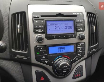 Черный Хендай i30, объемом двигателя 1.4 л и пробегом 275 тыс. км за 6000 $, фото 56 на Automoto.ua