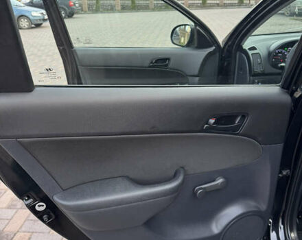 Черный Хендай i30, объемом двигателя 1.4 л и пробегом 210 тыс. км за 6750 $, фото 25 на Automoto.ua