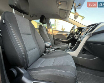 Черный Хендай i30, объемом двигателя 1.58 л и пробегом 248 тыс. км за 7800 $, фото 32 на Automoto.ua