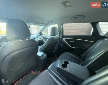 Чорний Хендай i30, об'ємом двигуна 1.59 л та пробігом 260 тис. км за 9000 $, фото 14 на Automoto.ua