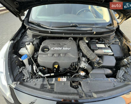 Черный Хендай i30, объемом двигателя 1.58 л и пробегом 248 тыс. км за 7800 $, фото 43 на Automoto.ua