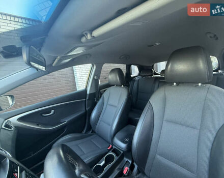 Чорний Хендай i30, об'ємом двигуна 1.59 л та пробігом 260 тис. км за 9000 $, фото 11 на Automoto.ua