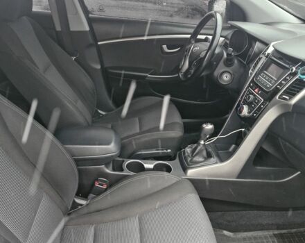 Черный Хендай i30, объемом двигателя 1.6 л и пробегом 150 тыс. км за 7700 $, фото 12 на Automoto.ua
