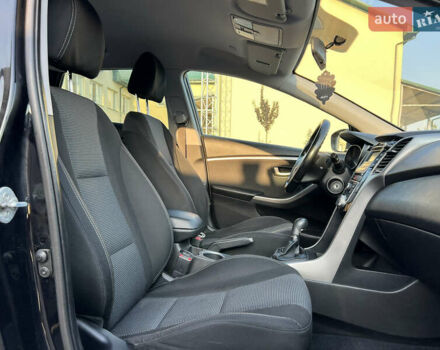 Черный Хендай i30, объемом двигателя 1.58 л и пробегом 248 тыс. км за 7800 $, фото 31 на Automoto.ua