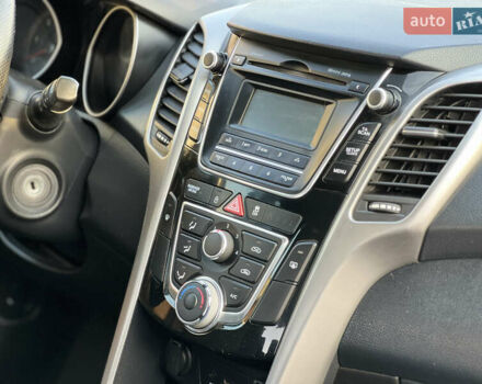 Черный Хендай i30, объемом двигателя 1.58 л и пробегом 248 тыс. км за 7800 $, фото 30 на Automoto.ua