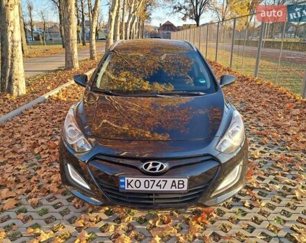 Черный Хендай i30, объемом двигателя 1.58 л и пробегом 132 тыс. км за 9500 $, фото 3 на Automoto.ua