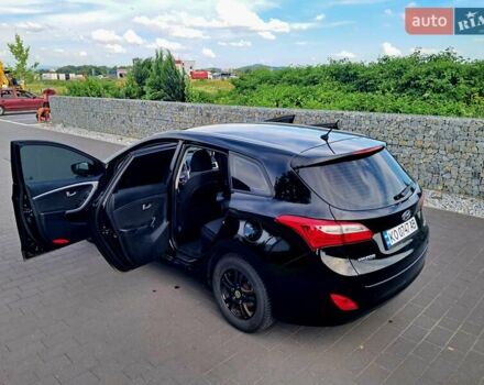 Черный Хендай i30, объемом двигателя 1.58 л и пробегом 129 тыс. км за 9900 $, фото 16 на Automoto.ua