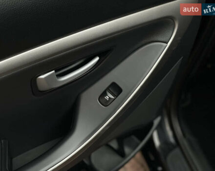 Чорний Хендай i30, об'ємом двигуна 1.6 л та пробігом 221 тис. км за 8650 $, фото 73 на Automoto.ua