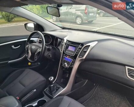 Черный Хендай i30, объемом двигателя 1.58 л и пробегом 129 тыс. км за 9900 $, фото 14 на Automoto.ua