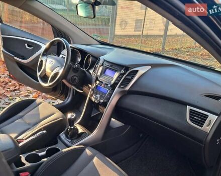 Черный Хендай i30, объемом двигателя 1.58 л и пробегом 132 тыс. км за 9500 $, фото 9 на Automoto.ua
