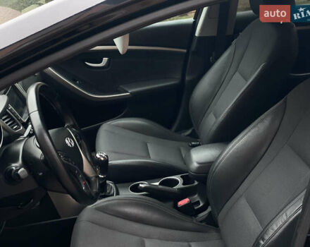 Чорний Хендай i30, об'ємом двигуна 1.6 л та пробігом 221 тис. км за 8650 $, фото 4 на Automoto.ua