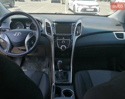 Чорний Хендай i30, об'ємом двигуна 1.58 л та пробігом 136 тис. км за 9100 $, фото 13 на Automoto.ua