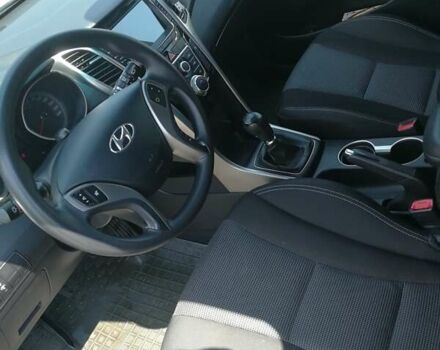 Чорний Хендай i30, об'ємом двигуна 1.58 л та пробігом 136 тис. км за 9100 $, фото 10 на Automoto.ua