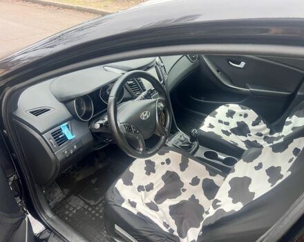 Хендай i30 2017 в Киеве на Automoto.ua Черный Хендай i30, объемом двигателя 1.6 л и пробегом 245 тыс. км за 10500 $, фото 6 на Automoto.ua