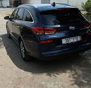 Чорний Хендай i30, об'ємом двигуна 1.4 л та пробігом 201 тис. км за 10950 $, фото 7 на Automoto.ua