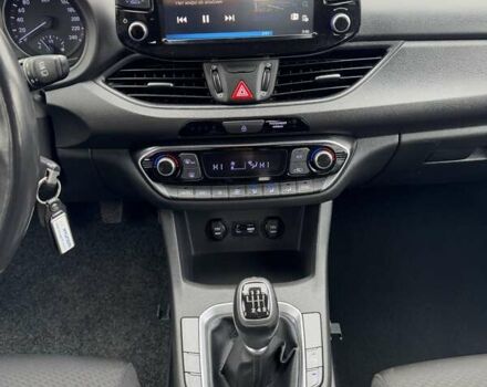 Чорний Хендай i30, об'ємом двигуна 1.59 л та пробігом 227 тис. км за 12500 $, фото 26 на Automoto.ua
