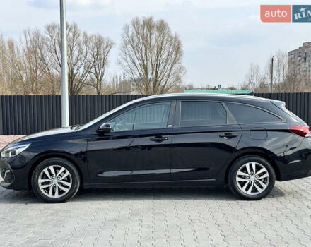 Черный Хендай i30, объемом двигателя 1.6 л и пробегом 207 тыс. км за 13300 $, фото 2 на Automoto.ua